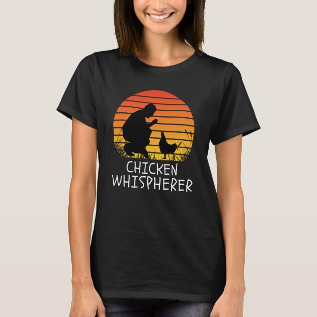 Camiseta Whisperer de pollo con retro Sunset Backyard Chick (Anverso)