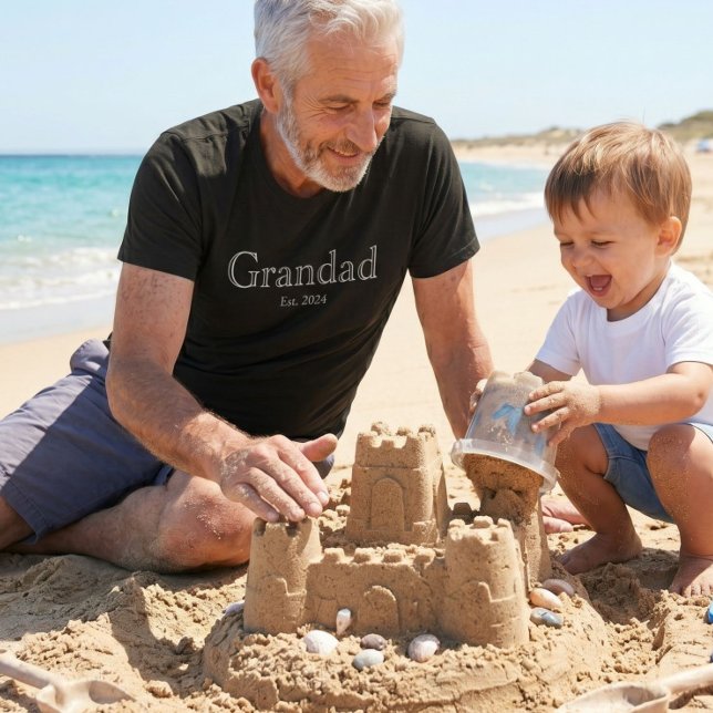 Camiseta White Bold Minimal Grandad Established  (Subido por el creador)