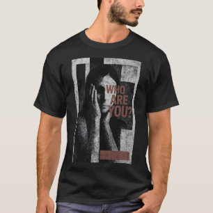Camiseta "Who Are You?" Existential Abstract Portrait Art