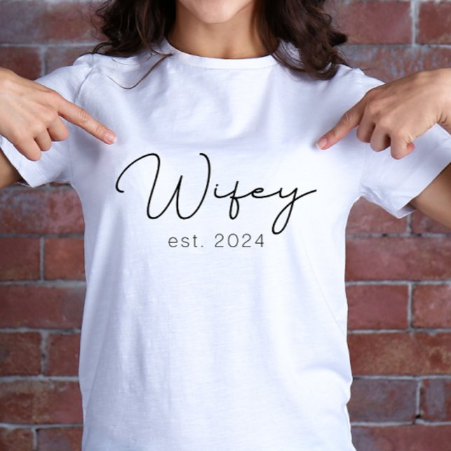 Camiseta Wifey Acabo De Casarse Recientemente (Wifey tshirt est 2024)