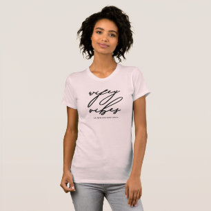 Camiseta Wifey Vibes Rubor rosa y negro con nombre