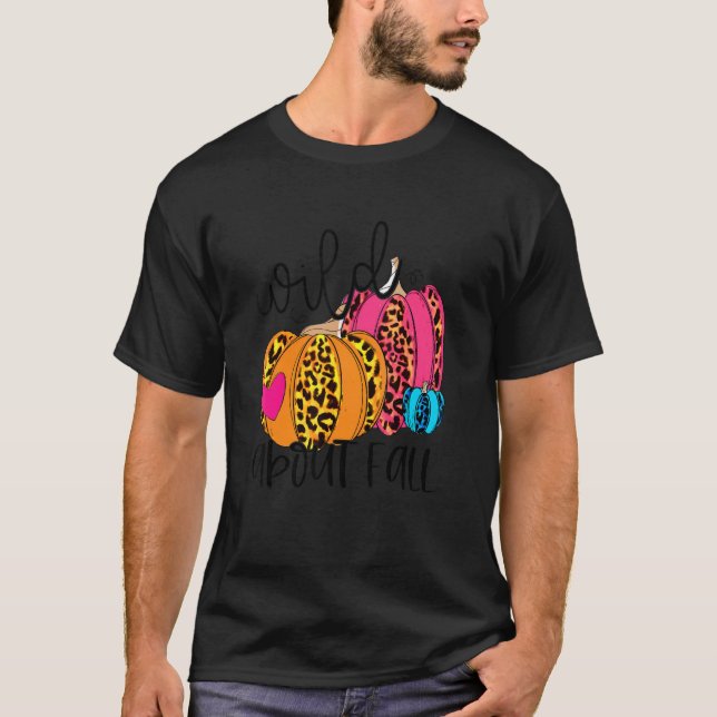 Camiseta Wild About Fall Leopard Pumpkin Fall Vibes Hello F (Anverso)