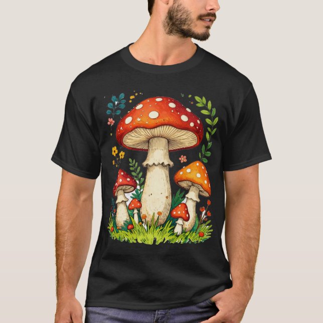 Camiseta Wild mushrooms and flowers in grass forest nature (Anverso)
