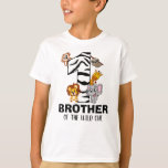 Camiseta Wild One First Birthday Jungle Safari Brother Zoo<br><div class="desc">¡Hermano del salvaje! ¿Tu hijo o chica se está volviendo uno? Este diseño de Wild One es perfecto para su primer cumpleaños y dejar que su hermano muestre su emoción por su hermano. El tema del safari de la jungla tiene un mono ilustrado personalizado, pereza, elefante, león y jirafa parado...</div>