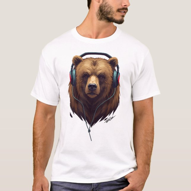 Camiseta Wild Resonance – Abstract Bear with Headphones (Anverso)
