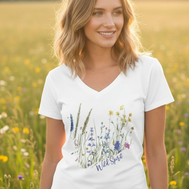 Camiseta Wild Spirit | Watercolor Wildflowers V-Neck (Wildflower ladies tshirt)