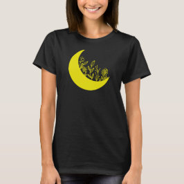 Camiseta Wildflowers Growing from Moon Illustration 