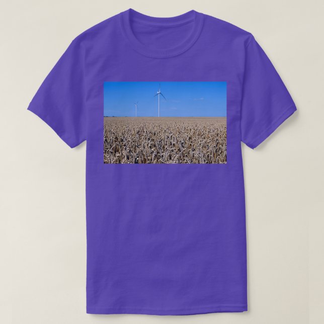 Camiseta wind turbines on wheat field renewable energy summ (Diseño del anverso)