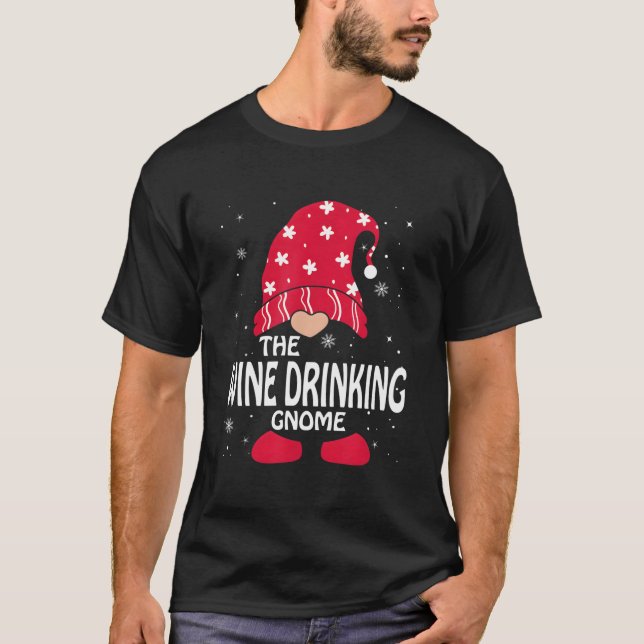 Camiseta Wine Drinking Gnome Family Py (Anverso)