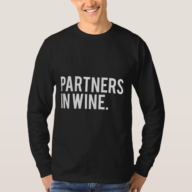 Camiseta Wine Mejor Amigo Asociados Gráficos En Vino (Anverso)