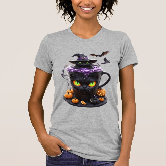 Camiseta Witch Cat Halloween Latte  Café Creepy Cute con (Anverso)