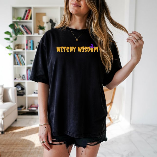 Camiseta Witchy Wisdom gorra tipografía púrpura (Subido por el creador)