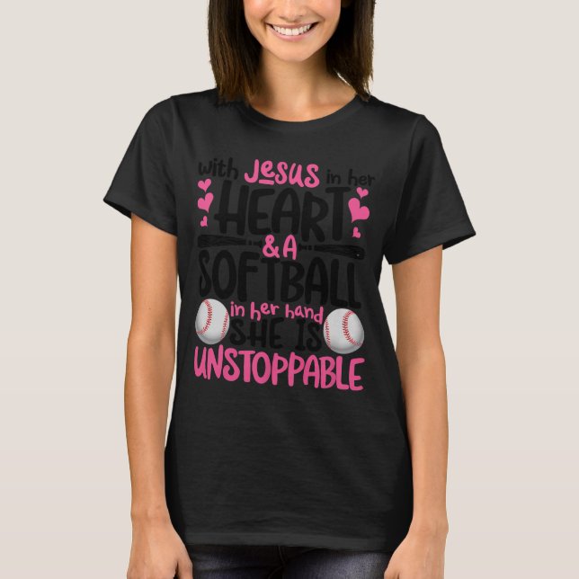 Camiseta With Jesus In Her Heart And A Softball She Is Unst (Anverso)
