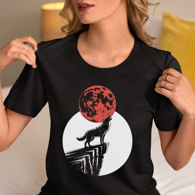 Camiseta Wolf Howling en la Luna Roja (Subido por el creador)