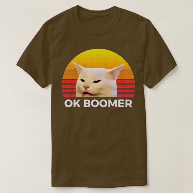 Camiseta Woman Yelling At Table Dinner Funny Cat Ok Boomer  (Diseño del anverso)