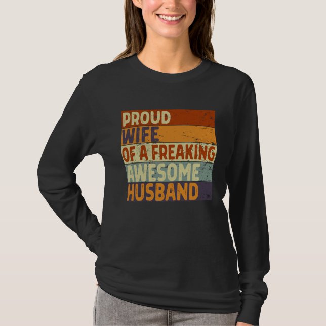 Camiseta Women Proud Wife of A Freaking Awesome Hubby  Marr (Anverso)