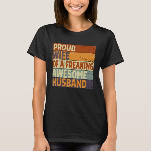 Camiseta Women Proud Wife of A Freaking Awesome Hubby  Marr (Anverso)