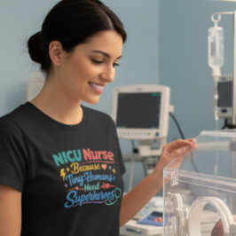 Camiseta Women’s NICU Nurse Superheroes T-Shirt
