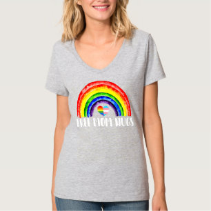 Camiseta womens Free Mom Hugs Rainbow Heart LGBT