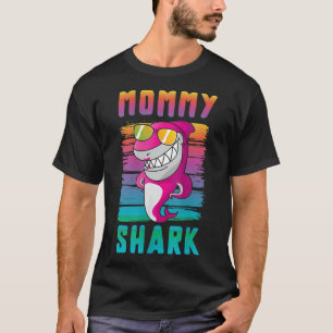 Camiseta Womens Mommy Shark Funny Retro Vintage Mom Gift