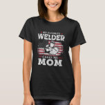Camiseta Womens My Favorite Welder Calls Me Mom USA Flag<br><div class="desc">Womens My Favorite Welder Calls Me Mom USA Flag Mother's Day Shirt. Perfect gift for your dad,  mom,  papa,  men,  women,  friend and family members on Thanksgiving Day,  Christmas Day,  Mothers Day,  Fathers Day,  4th of July,  1776 Independent day,  Veterans Day,  Halloween Day,  Patrick's Day</div>