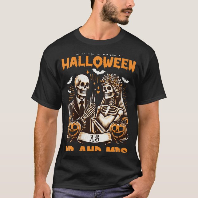 Camiseta Womens New Wife And Husband Our First Halloween As (Anverso)