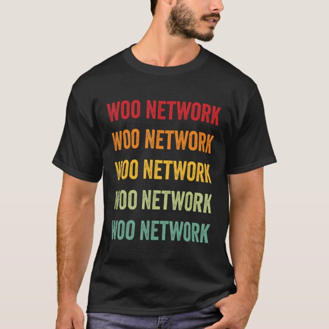 Camiseta Woo Network Crypto Rainbow Text Design (Anverso)