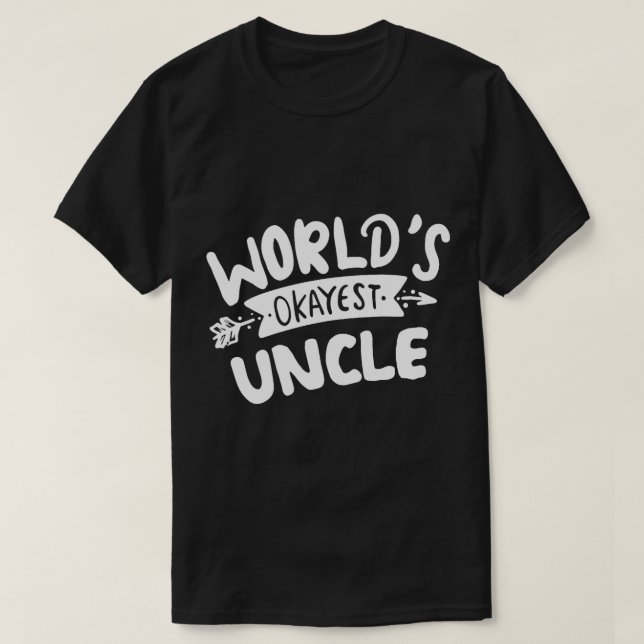 Camiseta Worlds Okayest Uncle (1) (Diseño del anverso)
