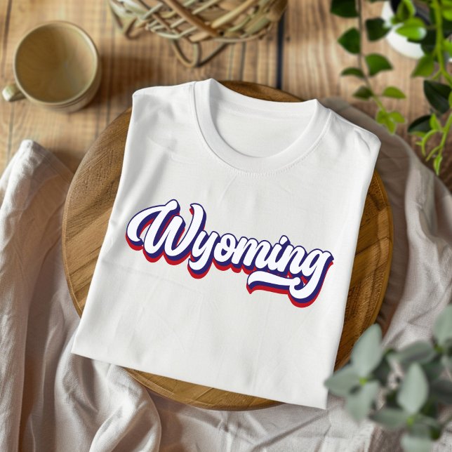 Camiseta Wyoming con guión rojo blanco y azul vint (Subido por el creador)