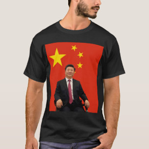 Camiseta Xi Jinping delante de la bandera china familia fam