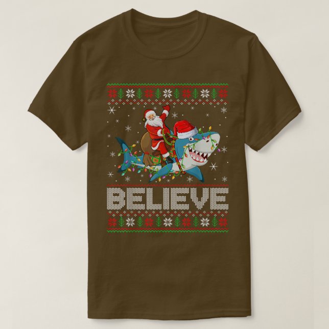 Camiseta Xmas enciende tiburón cree que el tiburón que mont (Diseño del anverso)