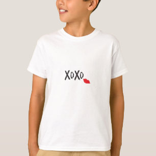 Camiseta XoXo-abrazos-besos-con-labios-rojos