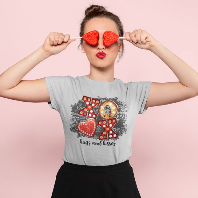 Camiseta XOXO Ama Más Preocupación Menos Corazón (Subido por el creador)
