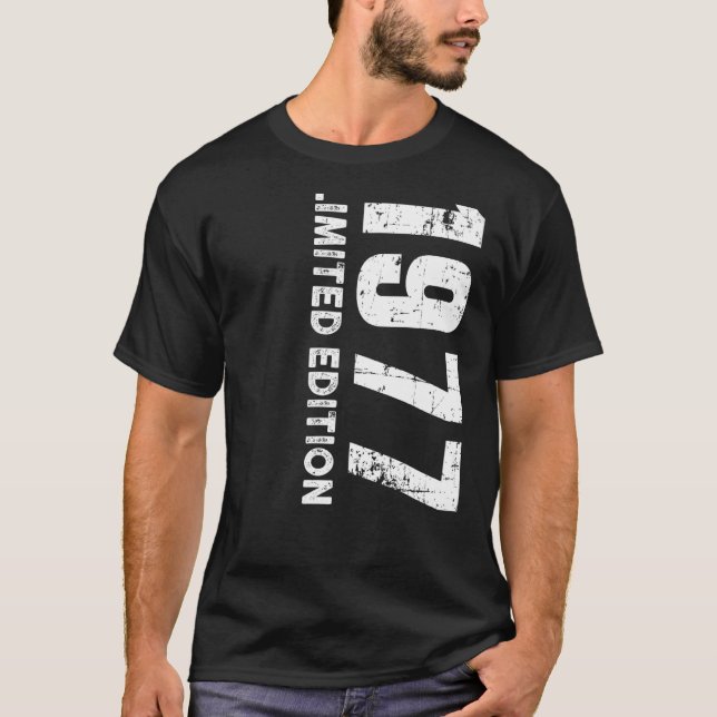 Camiseta y 1977 (Anverso)