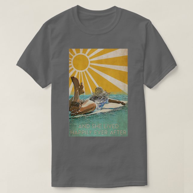 Camiseta Y vivió feliz para siempre después del surf bajo e (Diseño del anverso)