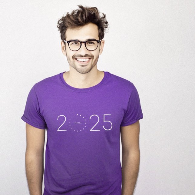 Camiseta Ya se está cargando el año 2025 (Year 2025 Loading Already T-Shirt)