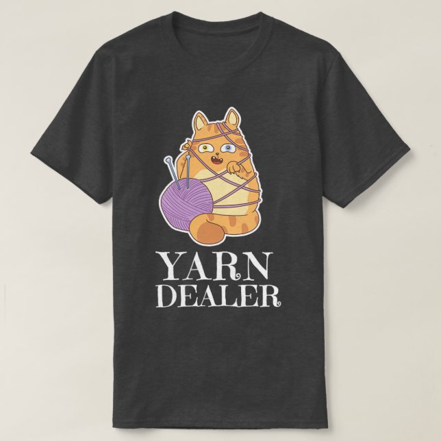 Camiseta Yarn Dealer Cute Cat Crocheting Yarn Lover (Diseño del anverso)