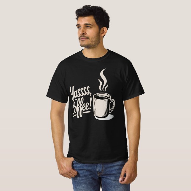Camiseta Yassss Coffee Vibes Tee  (Anverso completo)