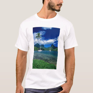 Camiseta Yates privados anclados en la bahía de Opunohu en