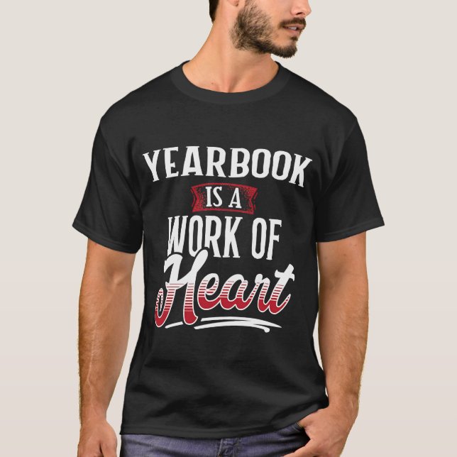 Camiseta YEARBOOK es una obra de teatro para mujeres (Anverso)