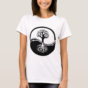 Camiseta Yin y árbol de yang de la vida