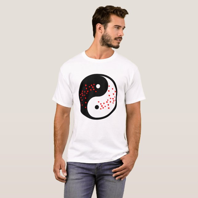 Camiseta Yin y yang firman con corazones de San Valentín (Anverso completo)