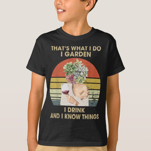 Camiseta Yo Bebí Y Sé Cosas Cosas Graciosas De Beber (Anverso)