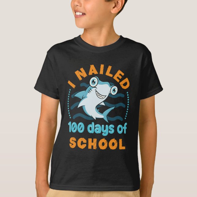 Camiseta Yo clavé 100 días de clases de tiburón martillo (Anverso)