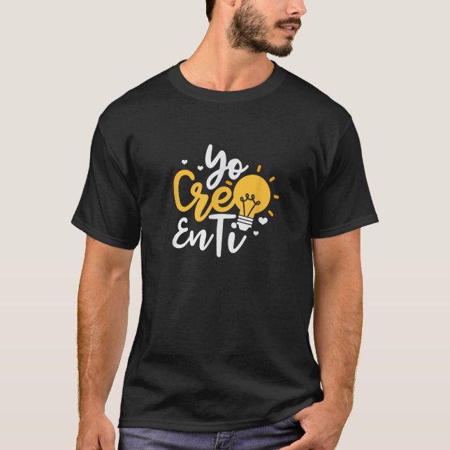 Camiseta Yo creo en ti bombilla de profesores de español (Anverso)