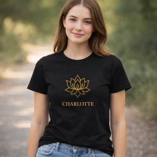 Camiseta Yoga flor de loto dorada nombre negro