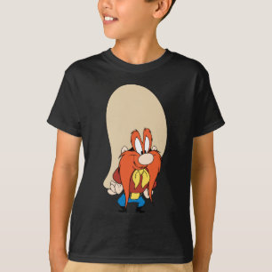 Camiseta Yosemite Sam ondea en las caderas