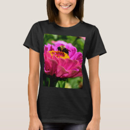 Camiseta Zinnia rosa con abejorro, flores rosas, abeja lind