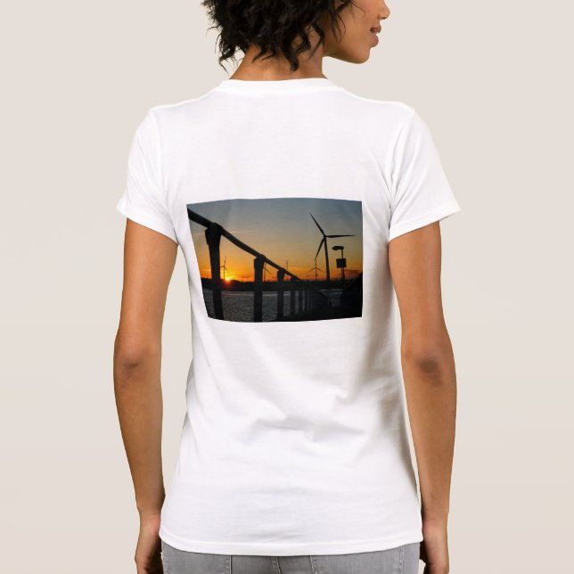 Camiseta Zonsondergang met windmolen, Rustgevend relaxt. (Reverso)