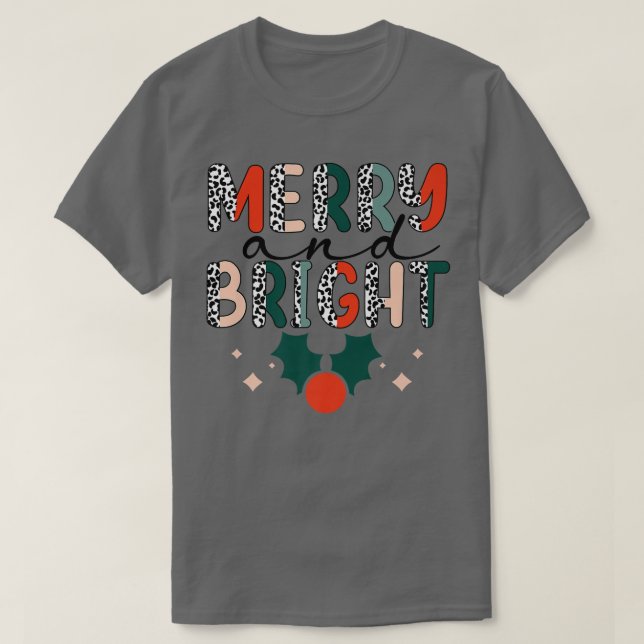 Camiseta ZYN Leopard Merry Xmas Navidades Brillantes Vibes  (Diseño del anverso)